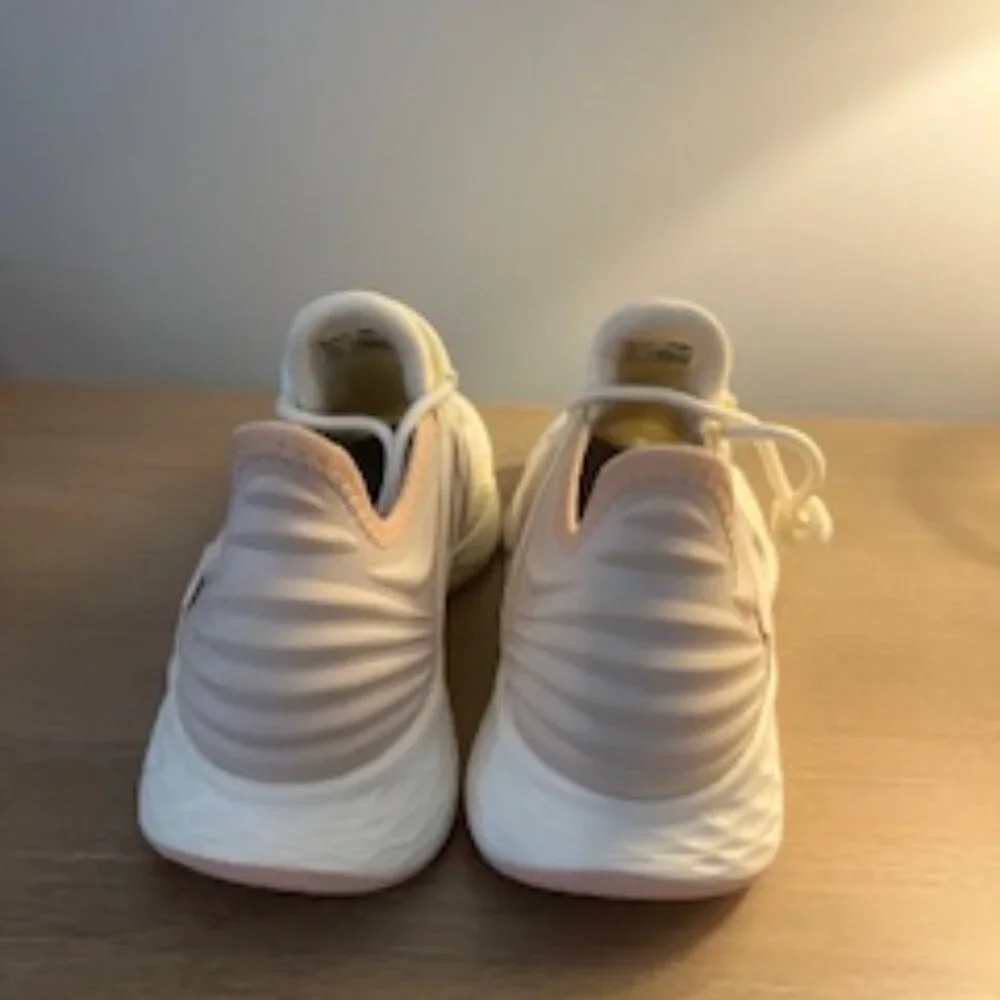 NWT / New Balance tennis shoes / rose gold + cream / size 6.5 - Picture 2 of 5